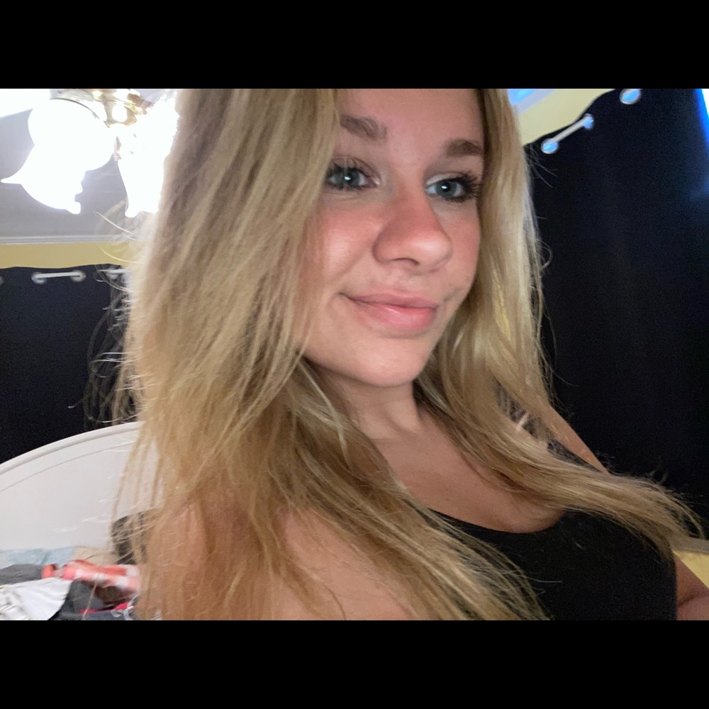 Meet your Posher, Alyssa